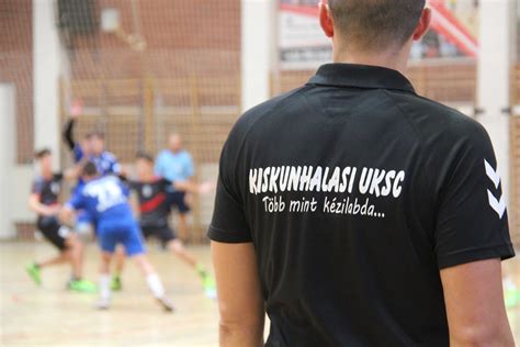 A Kiskunhalasi UKSC női csapatának ünneplése