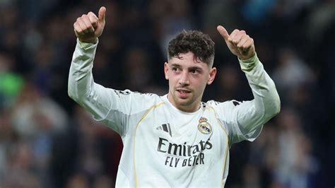 A Real Madrid technikai stábja egy edzésen