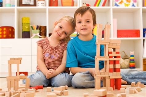 Óvodás gyerekek játék közben