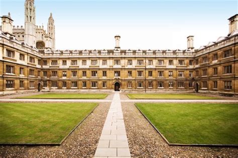 Cambridge Egyetem: modern tanárképzés nemzetközi környezetben