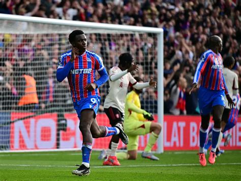 Liverpool játékosok ünneplik a gólt a Crystal Palace ellen
