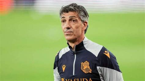 Imanol Alguacil, a Real Sociedad edzője ünneplés közben