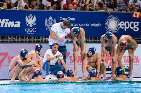 A Juhász Zsolt által irányított U15-ös vízilabda-válogatott tagjai mérkőzés közben
