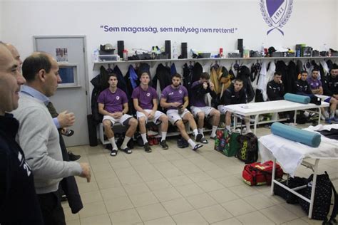 Szabó István és a Kecskeméti TE csapata ünneplés közben