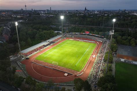 Az 1974-es stadion avatásának pillanatai