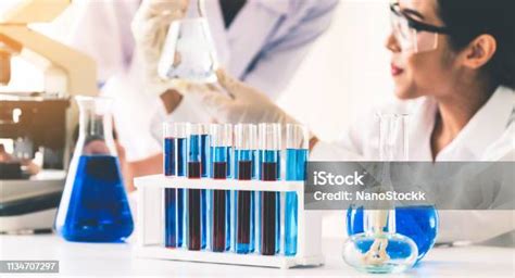 Tudományos laboratórium vagy kutatók csoportja