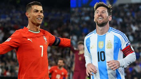 Cristiano Ronaldo és Lionel Messi mérkőzés közben