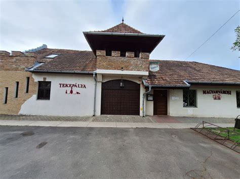Történeti tekepálya korabeli felszereléssel
