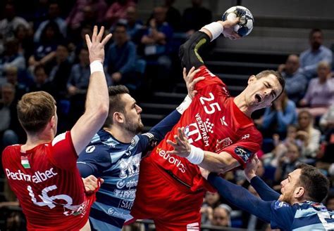 A Telekom Veszprém kézilabda csapat ünnepli a Magyar Kupa győzelmet