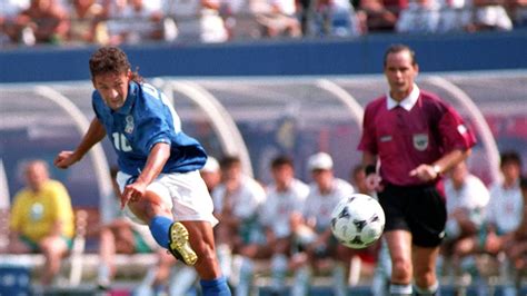 Roberto Baggio két góljával juttatta az olaszokat a fináléba