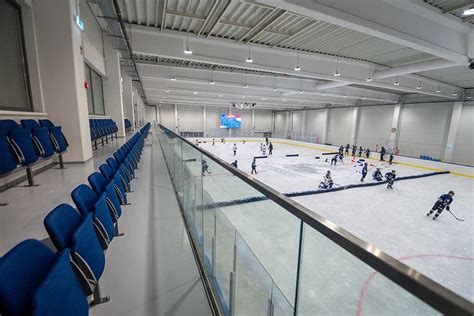 Modern jégkorong csarnok