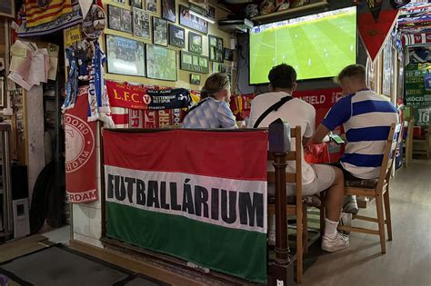 A Futballárium étterem bejárata Barcelonában