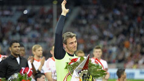 Hans-Jörg Butt lövi a büntetőt