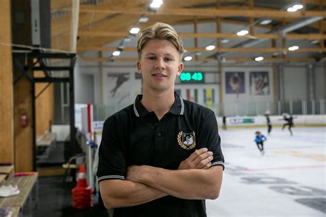 Mihalik András és Gergő testvérpár a jégen