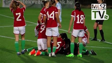 Női U17-es válogatott mérkőzés közben