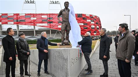 Drónfelvétel a Bozsik Arénáról naplementében