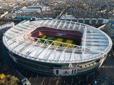 Emirates Stadion a londoni derbi napján