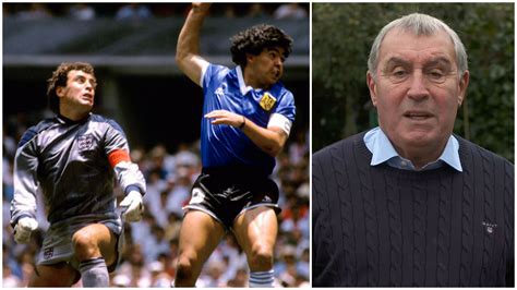 Diego Maradona és Peter Shilton párharca az 1986-os világbajnokságon