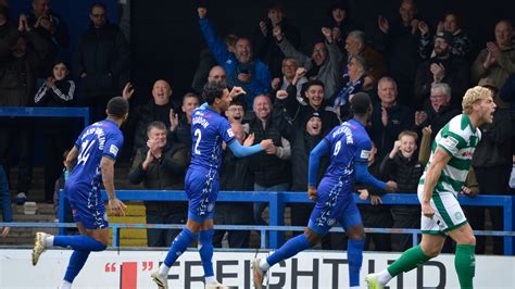 Rochdale AFC játékosok gólöröm közben