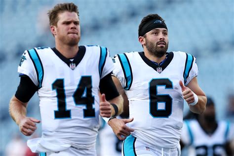 Baker Mayfield és Sam Darnold a Carolina Panthers edzésén
