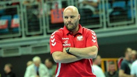 A Vardar Szkopje női csapatának meze és logója