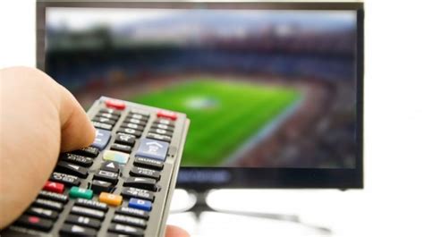 televíziós közvetítések és futballstadionok