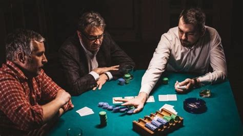 krikett és póker játékosok állapotának szemléltetése