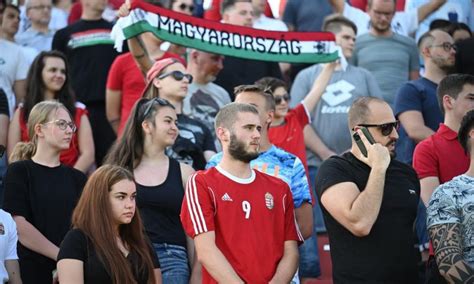 Magyar válogatott szurkolói hangulat a stadionban