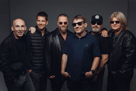 Ismerős Arcok zenekar fotója