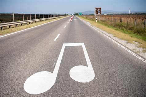 Zenélő út infografika