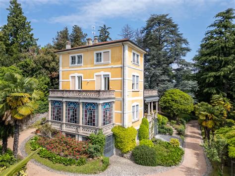 Varese tóparti villa Olaszországban