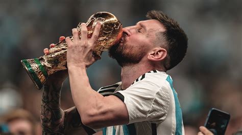 Messi ünnepli a 2022-es világbajnokság győzelmét