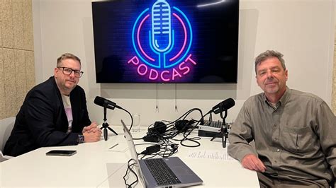 Podcast mikrofon és labdarúgó téma
