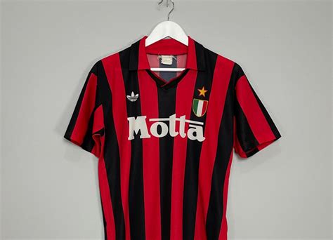 AC Milan Adidas póló előnyei infografika