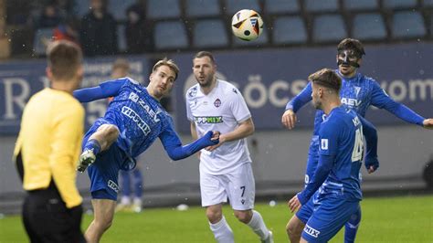 NB I mérkőzés pillanatképe, fiatal játékos a pályán