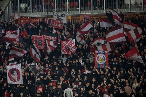 A DVSC Debrecen labdarúgócsapatának dicsőségfala a szurkolói shopban