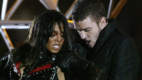A 2004-es Super Bowl Tom Bradyvel és Janet Jackson félidei show-jával