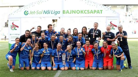 Az MTK alapító tagjai és első címere