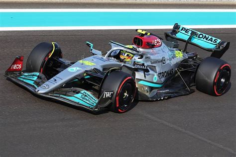 Lewis Hamilton Forma-1-es autóban