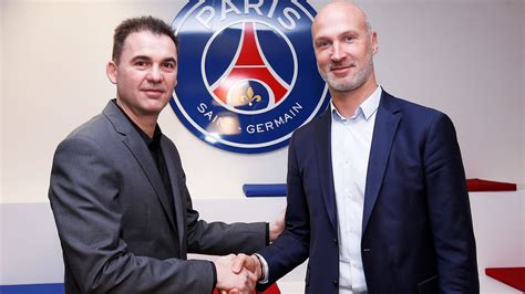 Játékos aláírja a szerződést a PSG-vel