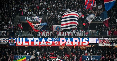 A PSG szurkolók a stadionban