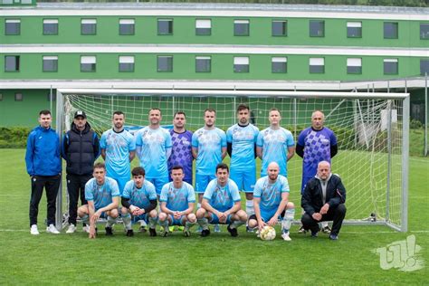A győztes csapat ünneplése a szenna teremfoci bajnokságon
