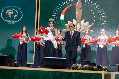 A győztes Iváncsa csapatának ünneplése