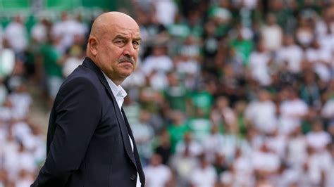 Sztanyiszlav Csercseszov, a Ferencváros vezetőedzője a kispadon