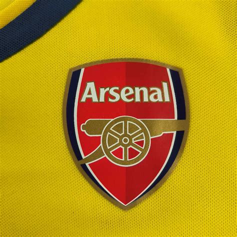 Az Arsenal vendég mezek különböző évjáratainak gyűjteménye