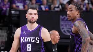 A Sacramento Kings mezében játszó szerb kosárlabdázók