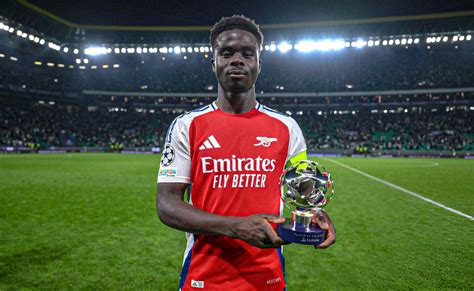 Bukayo Saka ünnepli a gólt
