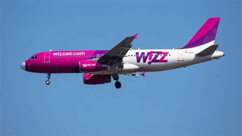 Wizz Air repülőgép beszállás előtt