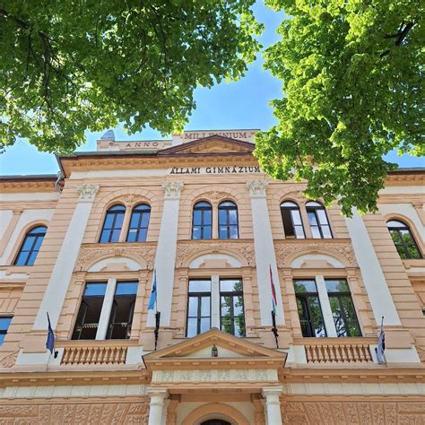 Gimnázium épülete Balatonfüreden