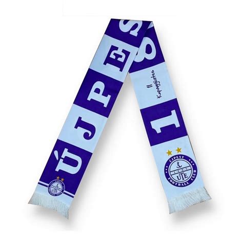 Vintage Újpest sál aláírásokkal